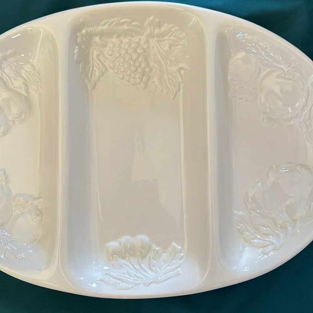 Nature cream three-segment divided serving tray